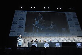 Damian Holbrook. Ciara Renée, Brandon Routh, Caity Lotz, Franz Drameh & Marc Guggenheim (26072392442).jpg