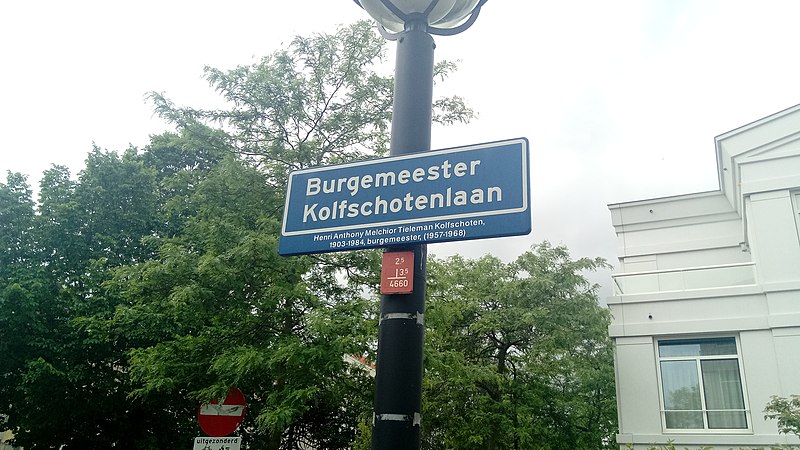 File:Burgemeester Kolfschotenlaan street sign, The Hague (2019) 02.jpg