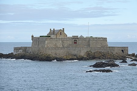 Le Fort national à marrée haute, ancien Fort royal (1689)