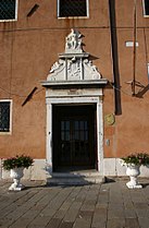 Portale principale / Main door.