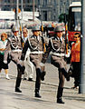 Exerzierschritt, passo dell'oca in versione ridotta della Nationale Volksarmee, DDR