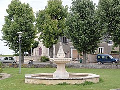 La fontaine.