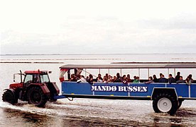 Beach carriage. See also Sea-going tractors.