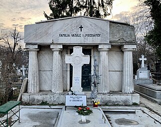 Neoclassical and Art Deco Doric columns of the Vasile I. Prodanof family tomb, Bellu Cemetery, Bucharest, unknown architect, c. 1930