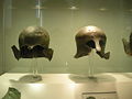 15151-15153 Casques de bronze de type corinthien, sanctuaire d'Olympie, VIIe et VIe siècles av. J.-C.