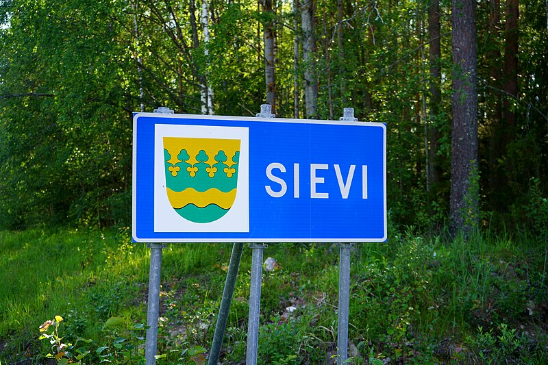 File:Sievi municipal border sign 20190703.jpg