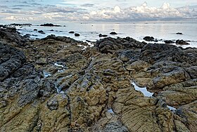 Le bord de mer dans le barangay de Jawili.