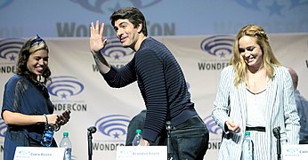 Ciara Renée, Brandon Routh & Caity Lotz at the 2016 WonderCon.jpg