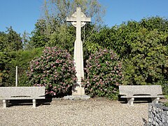 Sorquainville (Seine-Mar.) croix de chemin.jpg