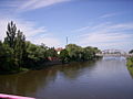 English: Rail bridge, view from the Pink Bridge Français : Pont ferroviaire, vu du Pont Rose Polski: Most kolejowy, widok z różowego mostu