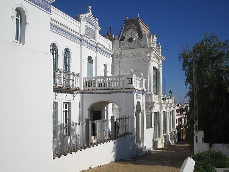 File:EscuelaIdiomas-AlcaláGuadaíra.JPG