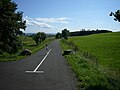 Radweg in hügeligem Terrain, Mittelgebirge (Vogelsberger Südbahnradweg vor Birstein)