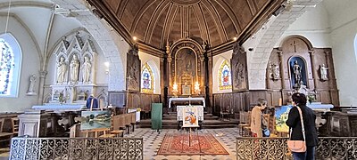 Le transept et le chœur.