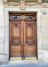 No 44 : porte.