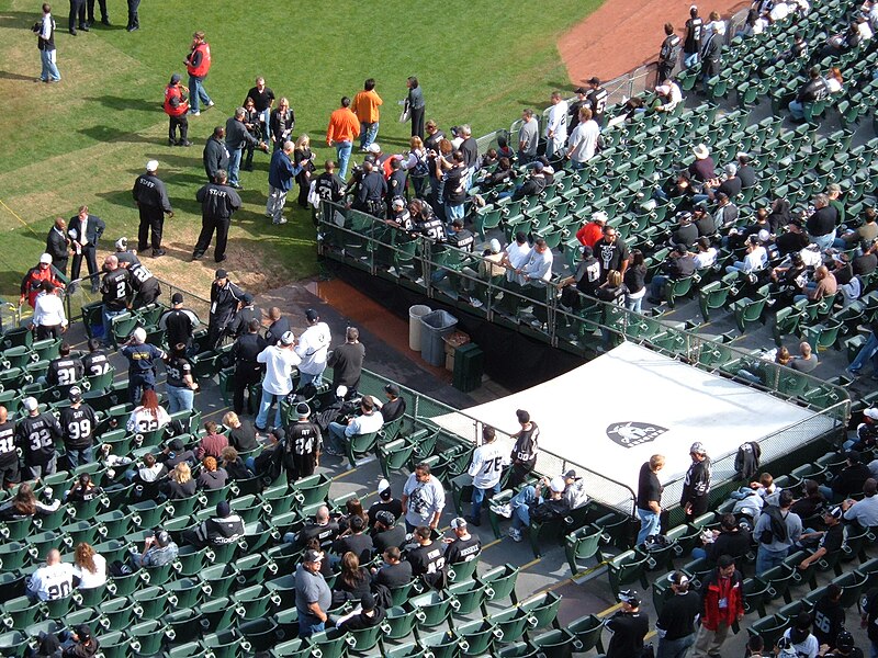 File:Oakland Coliseum player tunnel 1.JPG