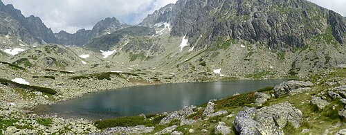 Batizovské pleso (dále v pozadí Batizovská dolina, po pravé straně Gerlachovský štít)