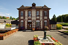 The town hall in Fontaine-sous-Préaux