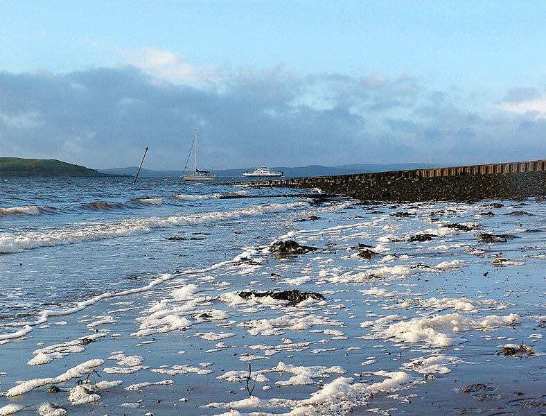 File:Cairnie's Quay - geograph.org.uk - 5248687.jpg