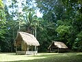 Plaça Central d'Ixkún, amb les Esteles 1 i 2. Petén, Guatemala