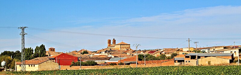 File:Panorámica de Pinilla de Toro.jpg