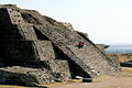 Piramida de Tlahuizcalpantecuhtli dins lei vestigis de la vila de Tula.