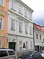 bývalá židovská škola před synagogou