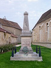 Le monument aux morts.