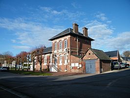 Gemeentehuis en school