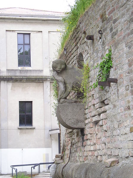 File:Padova-BastioneGatta.jpg