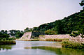 Ruines du château de Hagi. Les fondations du donjon (tenshu) sont au centre.