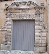 Porte du XVIe siècle.