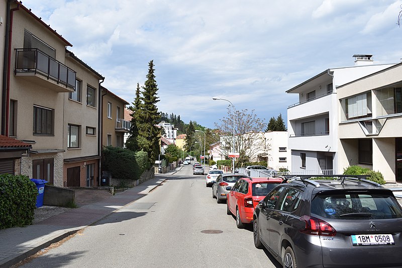 File:Brno-Novy Liskovec - Upatni street 07.jpg