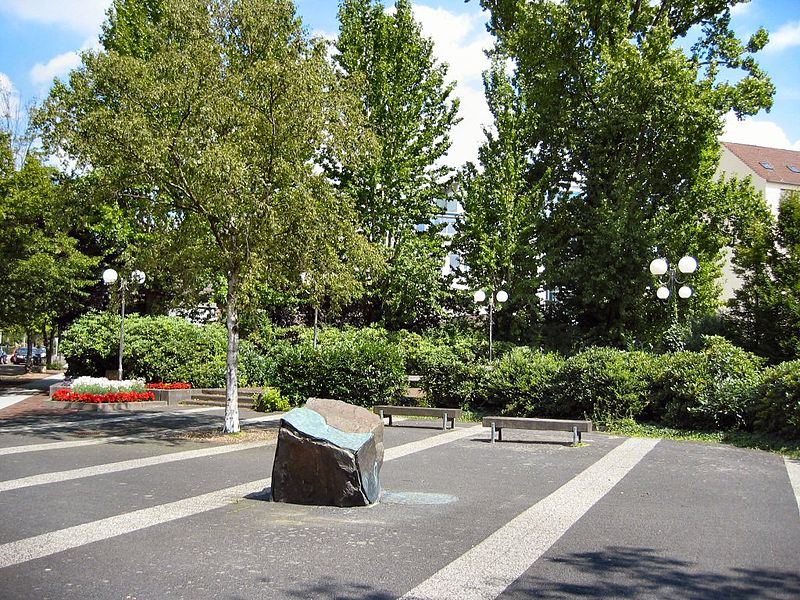 File:Wilhelmshaven Synagogenplatz.JPG