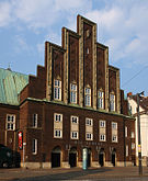 Die Glocke (Bremen), 1926–1928, Mischung aus Expressionismus und Heimatschutzstil