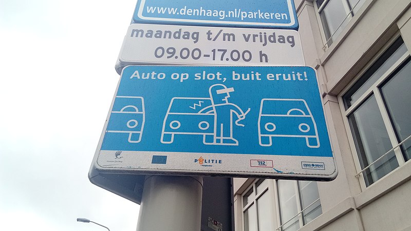 File:Auto op slot, buit eruit! Sign, The Hague (2019) 01.jpg