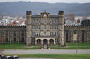 Prison d'État de Virginie Occidentale à Moundsville, utilisé comme décor pour la prison d'État de Shawshank dans la série Castle Rock.