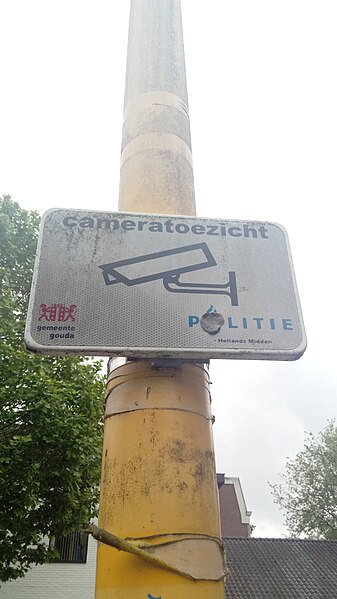 File:Cameratoezicht sign, Gouda (2019) 01.jpg