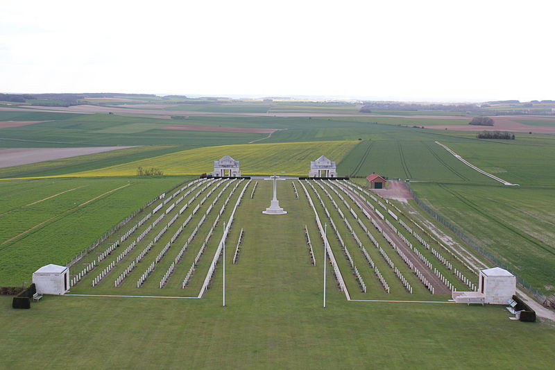 File:AWM Cemetery Villers-Bretoneux 2012.jpg