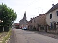 Ortskern von Donzy-le-National mit Kirche Sainte-Marie-Madeleine