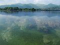 Lac de Pusiano : vue panoramique.