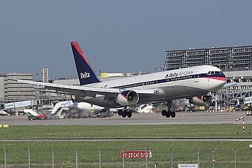 Delta 767 landing at EDDS/Eine Delta 767 landet auf dem Flughafen Stuttgart