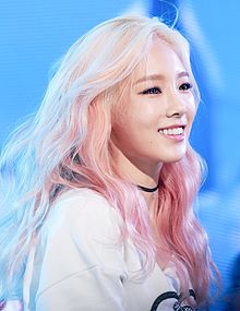 Kim Tae-yeon with blonde hair