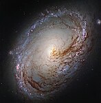 Messier 96, NASA/ESA med Hubbleteleskopet, 4 september 2015[12]