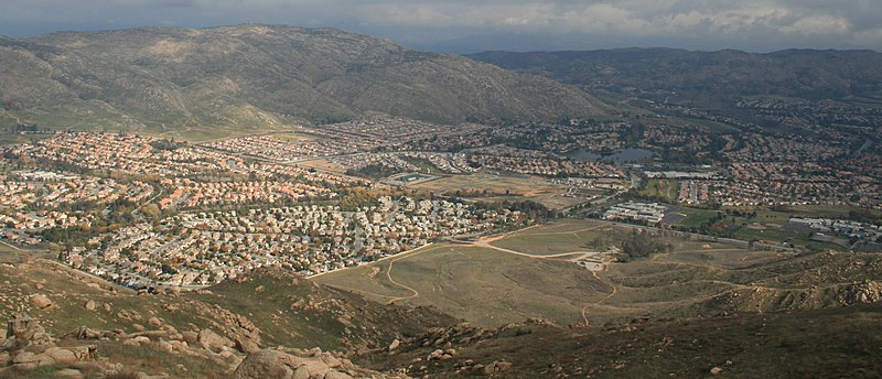 File:View of Moreno Valley (cropped).jpg