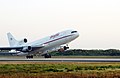 Il Lockheed L-1011 TriStar durante il decollo.