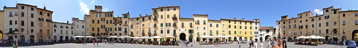 Lucca, Piazza dell'Anfiteatro