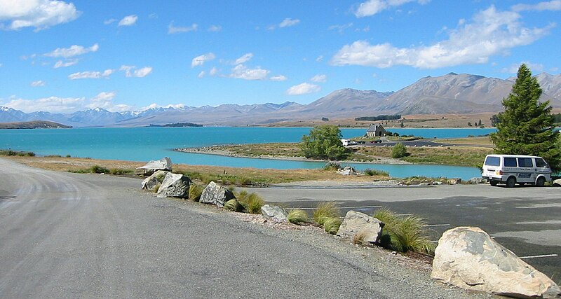 File:LakeTekapoNZ.jpg