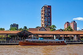 Jilguero river bus departing from the commuter boat station at Tigre