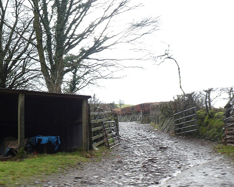 File:Footpath south of Oareford - geograph.org.uk - 6032569.jpg