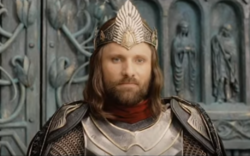 Aragorn (Viggo Mortensen) A Gyűrűk Ura: A király visszatér című filmben azt követően, hogy Gandalf a valák nevében az Újraegyesített Királyság nagykirályává koronázta őt